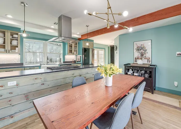 Holiday home 1 Mi To Campus: Modern W/ Private Yard Tulsa